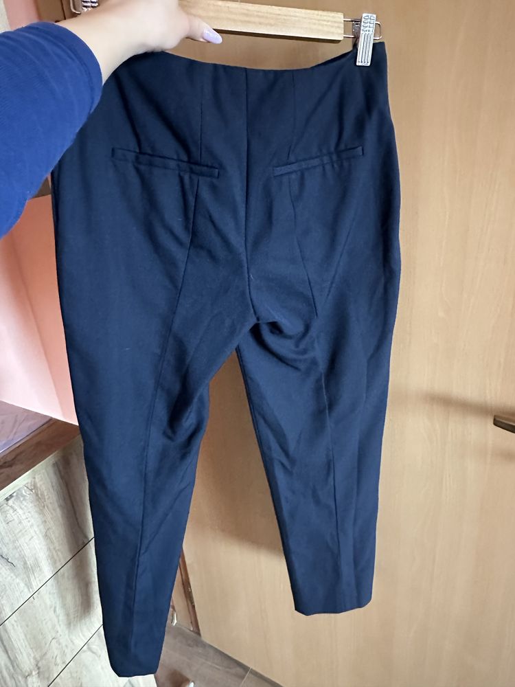 Елегантен панталон Zara