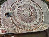 Ръчно плетена покривка за маса