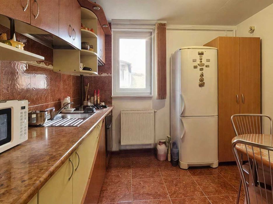 Apartament 4 camere Piata Mica Tg-jiu