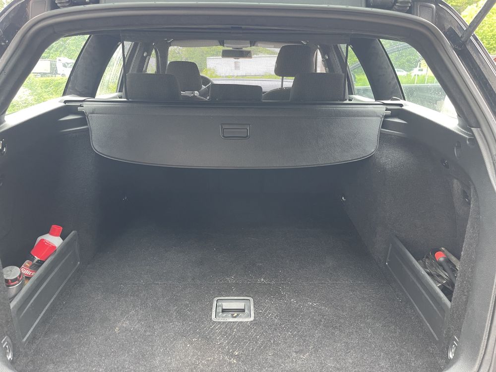 Vand passat b6 1.9 tdi sau schimb cu ceva mai nou plus diferenta de la