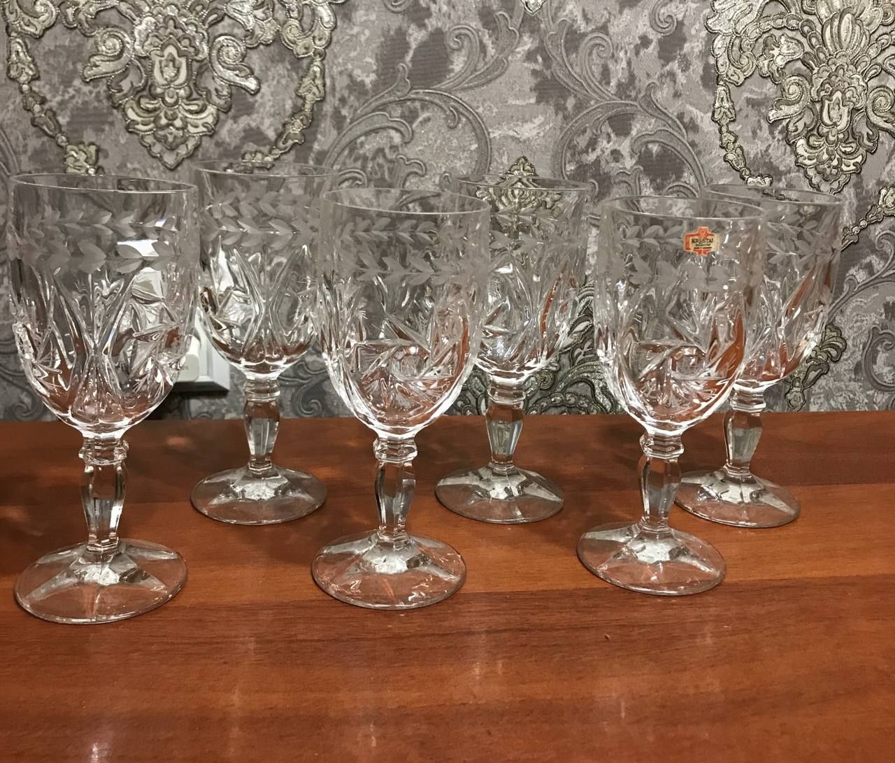 Бокалы винные.Югославия.Высота:17.5см Диаметр:7,8см Цена:60$