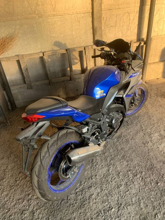 Motosikl yamaha r1 400 kub