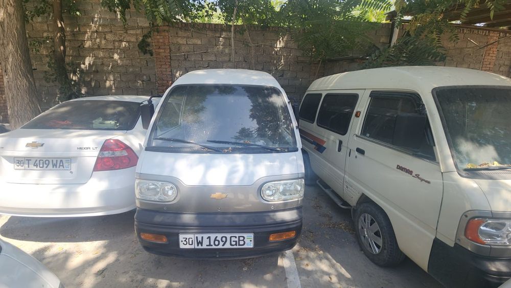 Дамас сотилади холати яхши. Нархи келишилади