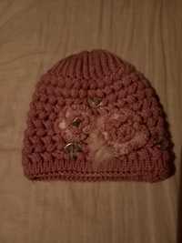 Продавам за  подарък дамска шапка, Цвят розов.