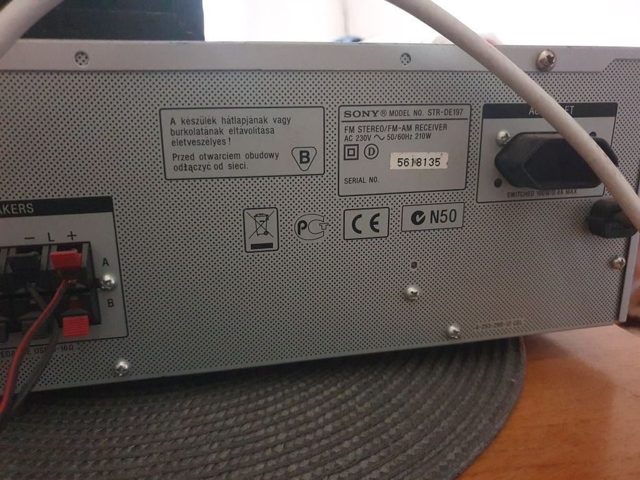 Amplituner Sony 210w plus 2 boxe Sony