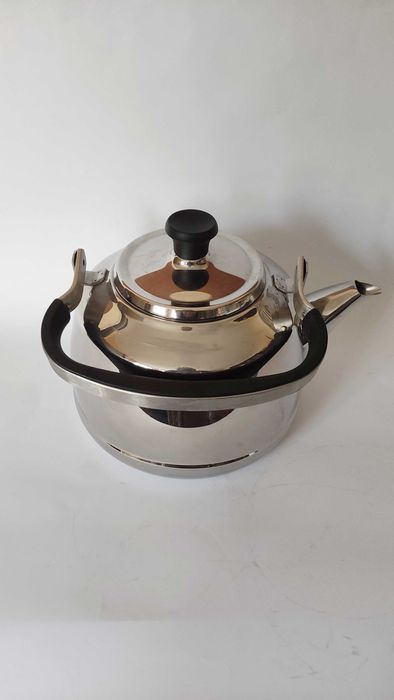 Масивен чайник от неръждаема стомана + индукция