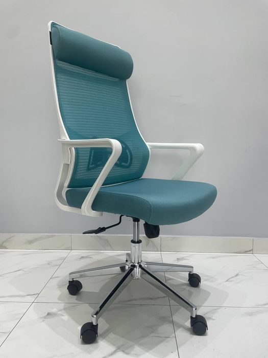 Офисное кресло для руководителя модель беко,beco