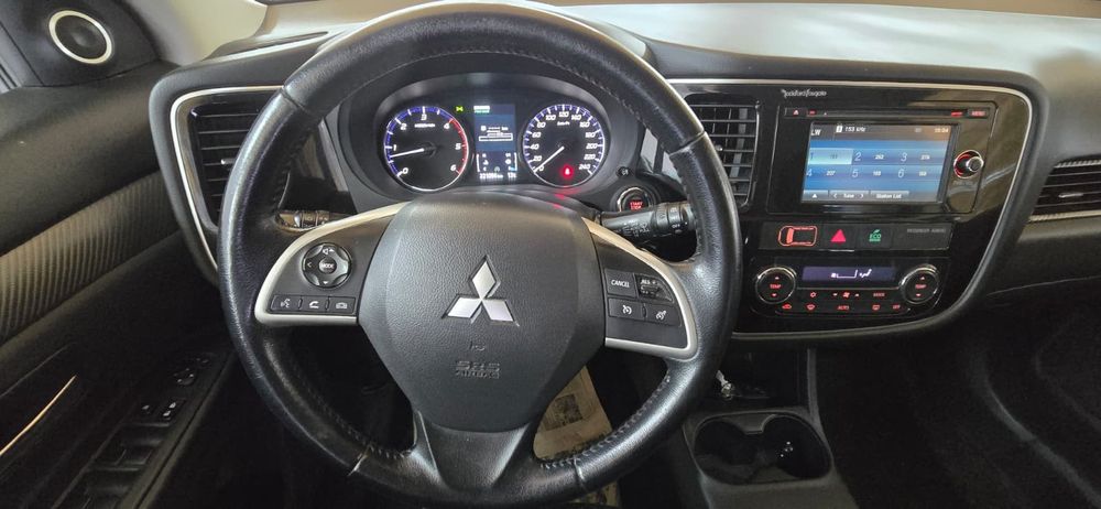 Mitsubishi outlander an 2014 4x4  7Locuri  posibilitatea rate