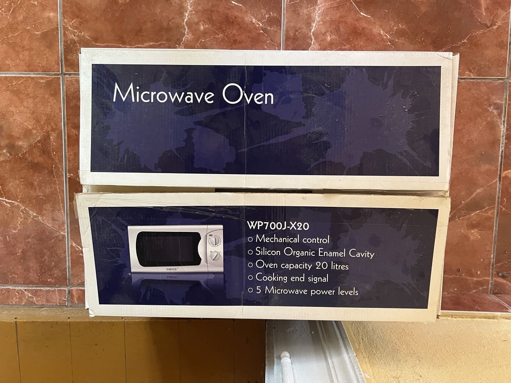 Microwave Shov nou nefolosit.