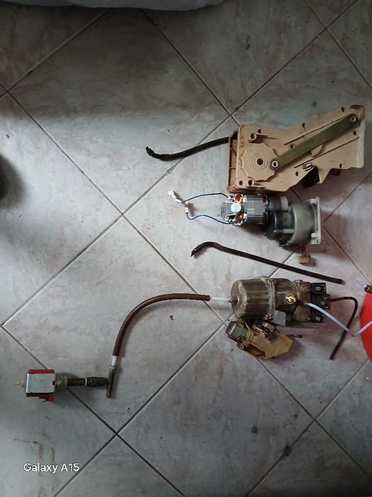 Вендинг Машина Зануси за части