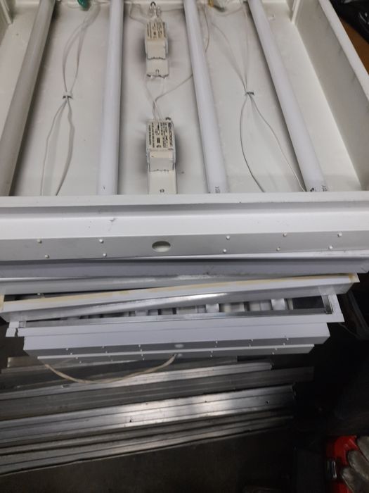 Луминисцентни тела с 4 лампи