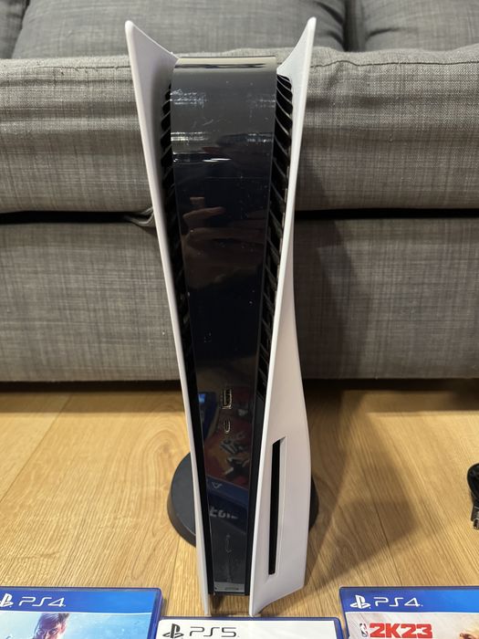 Playstation 5 / CD / 825GB / O maneta / 7 jocuri / perfect functional