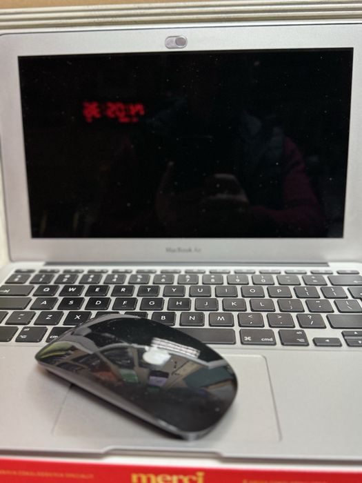 Macbook Air (11 inch early 2014)