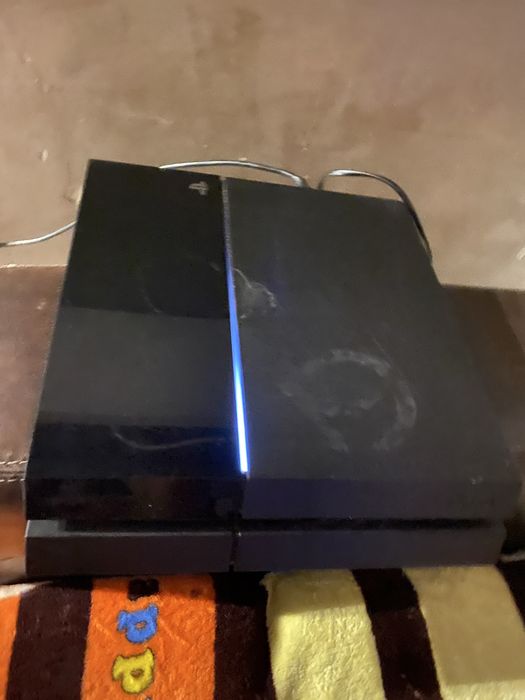 Ps4 cu cont de ps plus extra valabil un an