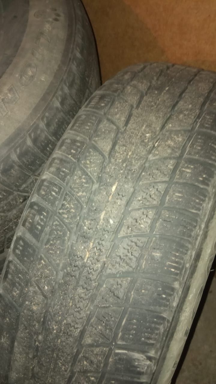 Резина 235/75R15 на литых дисках 6*139,7