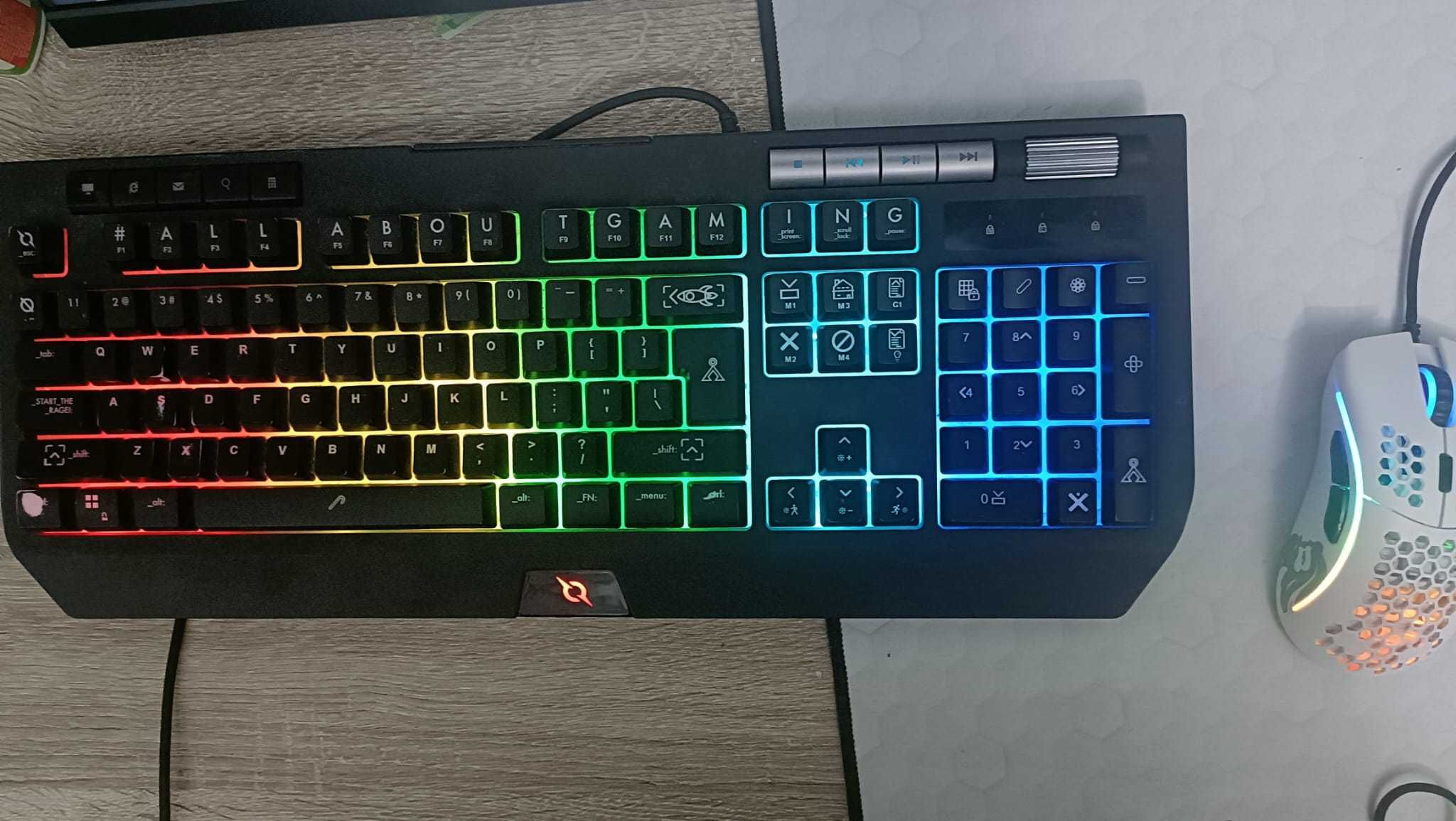 Tastatură și mouse