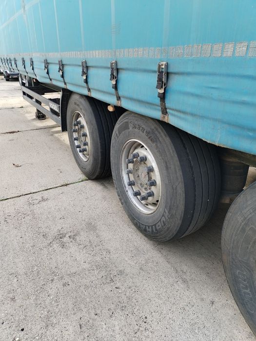 Semiremorci de vânzare.