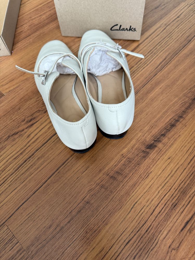 Balerini Clarks stil Mary jane piele