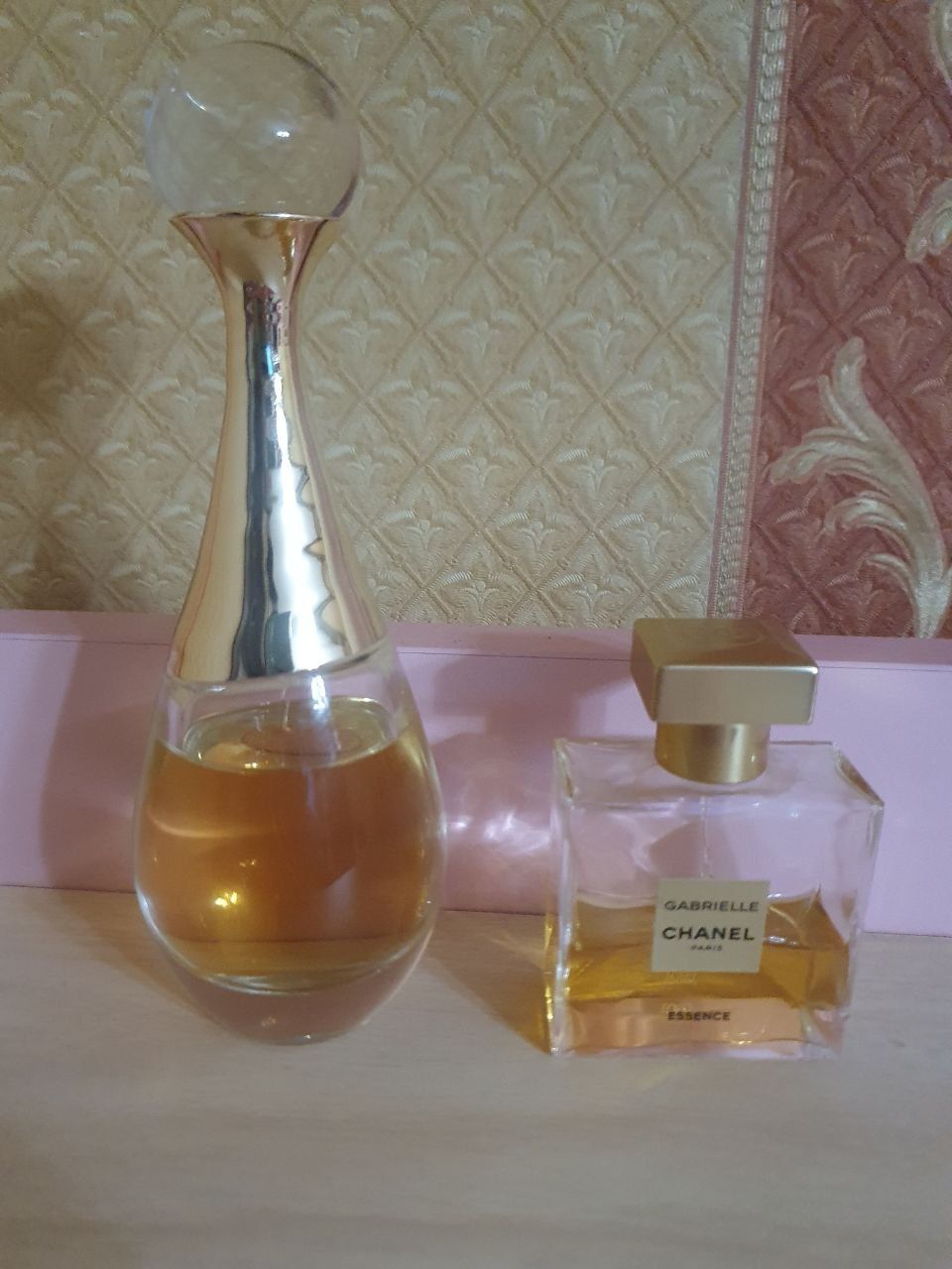 Духи Jador Dior 500 тыс и Chanel Gabrielle 300 тыс