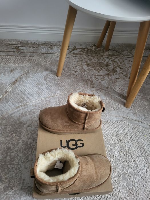 Cizme UGG kid's classic mini II marime EU 31(19,5)