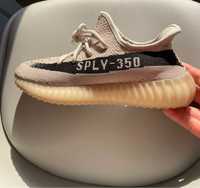 Adidas YEEZY BOOST 350 V2.  41.  42