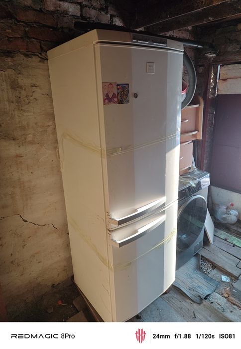 Продам холодильник