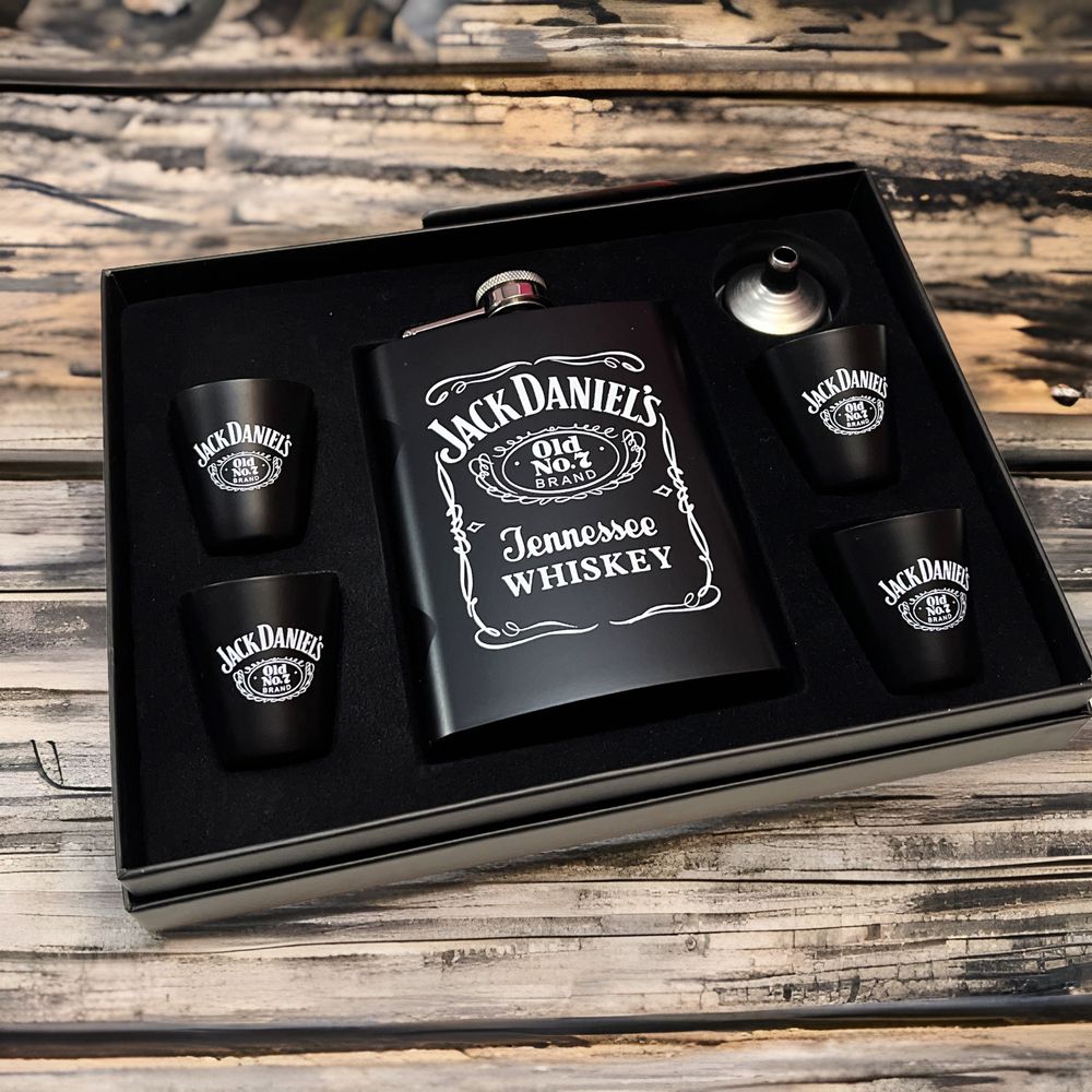 подаръчен комплект Jack Daniels павурче+запалка пистолет + 2 чаши