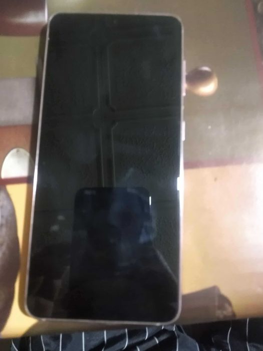 Samsumg S21,folosit cu cutie și 3 huse,fără defecte!!