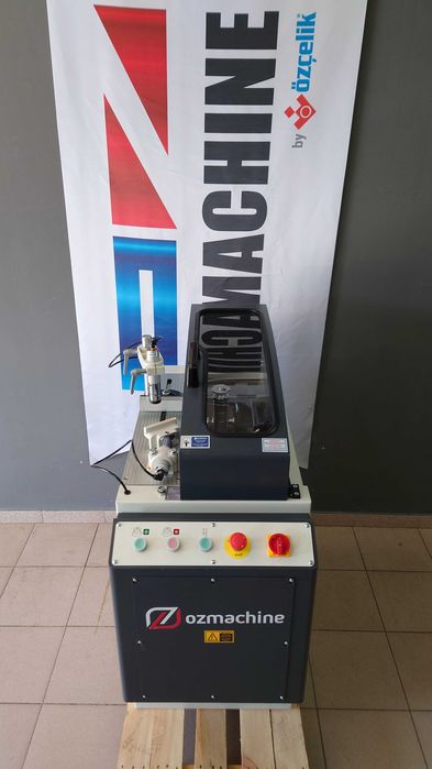 POLAR – IV Masina de frezat montanti automata