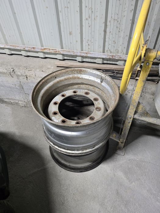 диски на прицеп 2шт