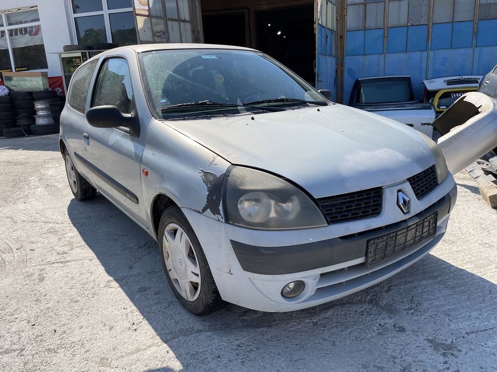 Renault Clio 1.2 16v 75hp 2002 На Части