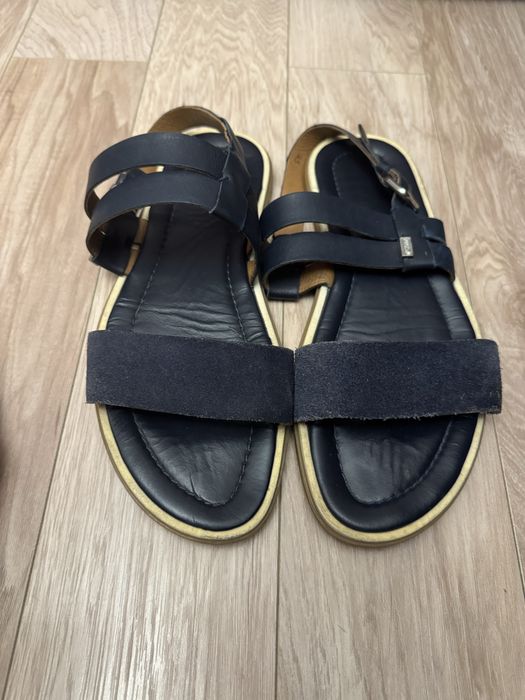 Sandale Moschino 43 si Valentino 44