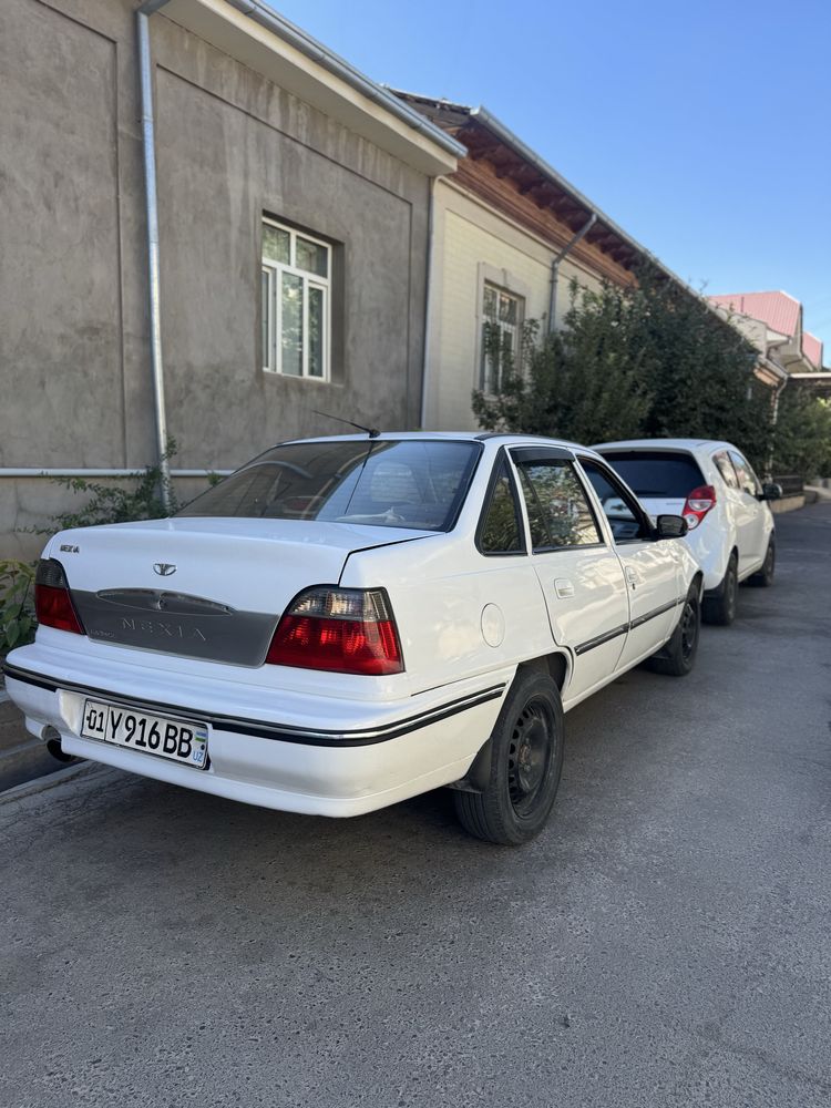 Nexia 1 Sotladi moshina yaxw gazi bor