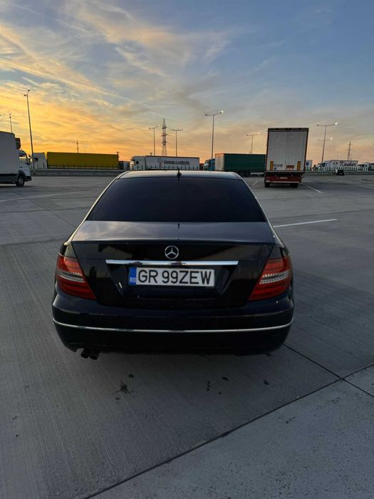 Mercedes c180 w204 2011