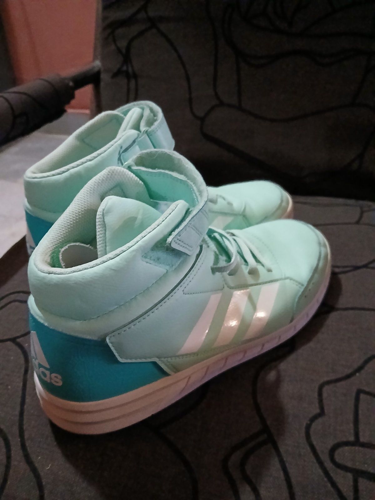 Adidas оригинални обувки