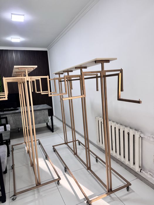 Стелаж сотилади.