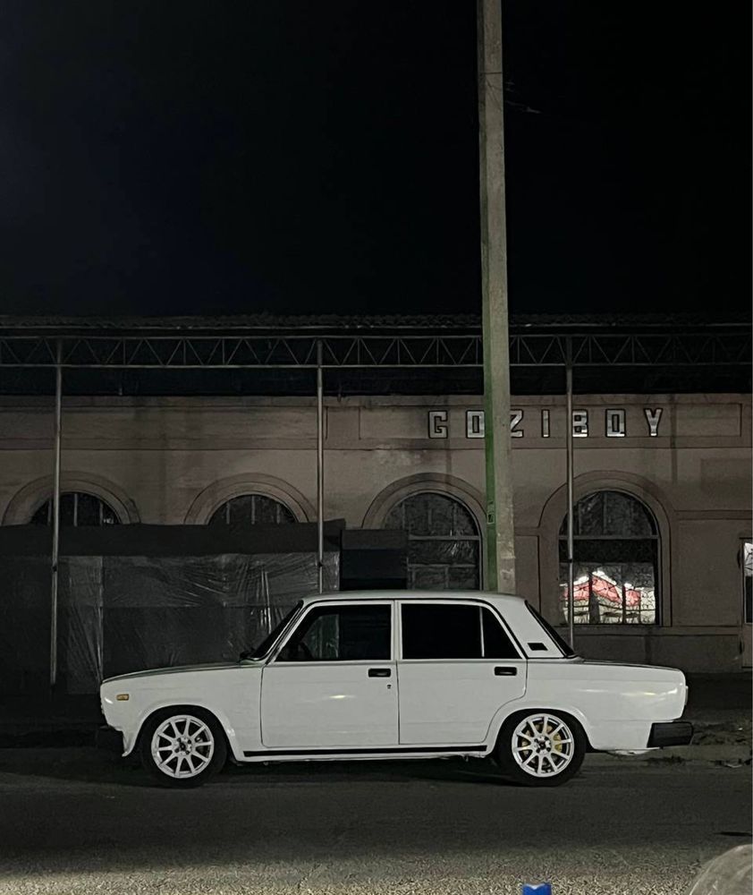 Vaz 2107 srochna sotiladi