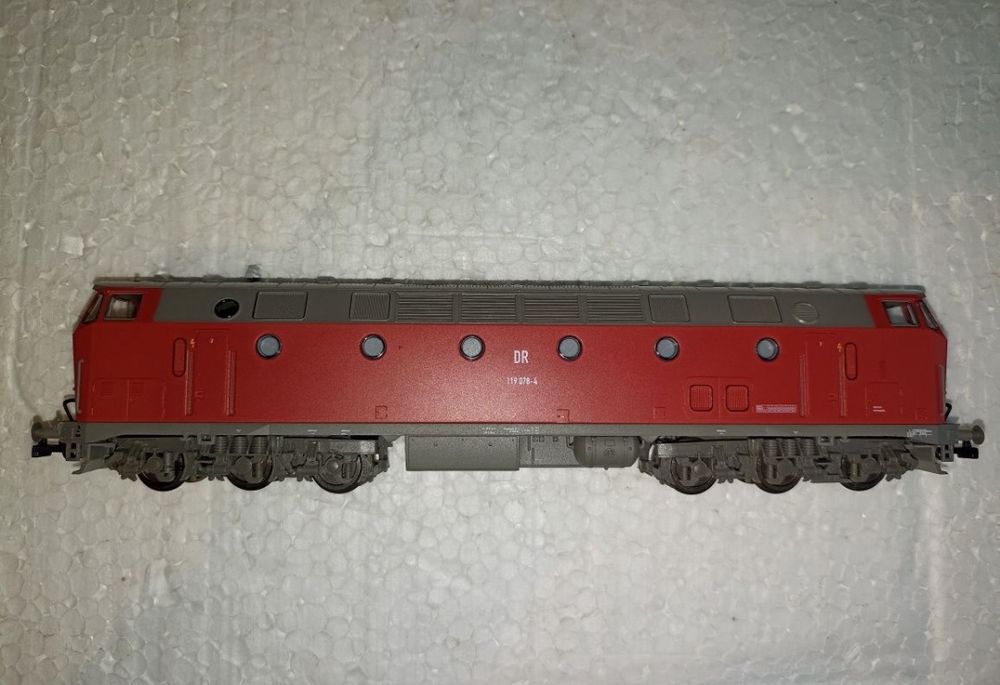 Locomotiva diesel BR 119

Model din gama Piko Expert.

In realitate,