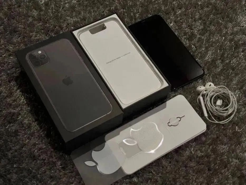 Iphone 11 PRO MAX - 256GB КАТО НОВ!
