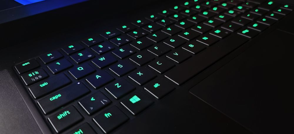 Laptop gaming Razer i7 16GB RAM RTX 2070 8GB NVMe 500GB