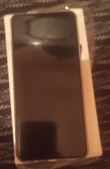 Продаю htc новый 4+4/64