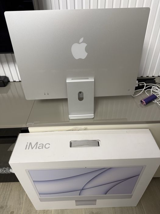 iMac Desktop aprope nou