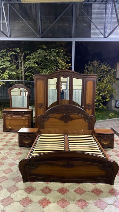 Спальный гарнитур+доставка