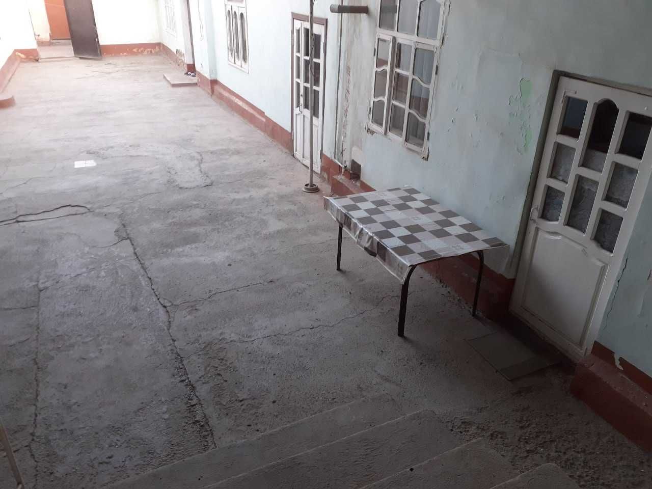Qashqadaryo viloyati, Qarshi tumanida savdo do`kon binosi sotiladi