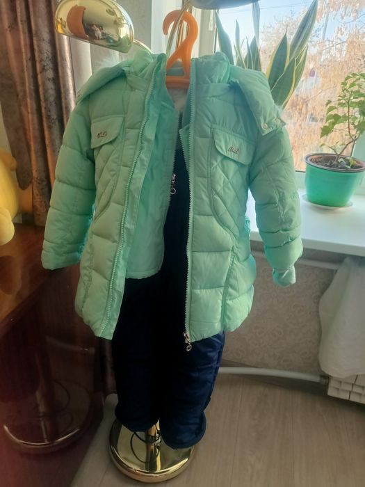 Продам зимний комбинезон тройка