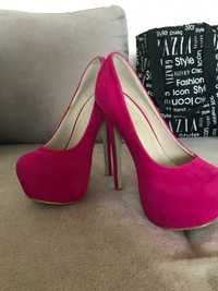 Розови обувки с висок ток