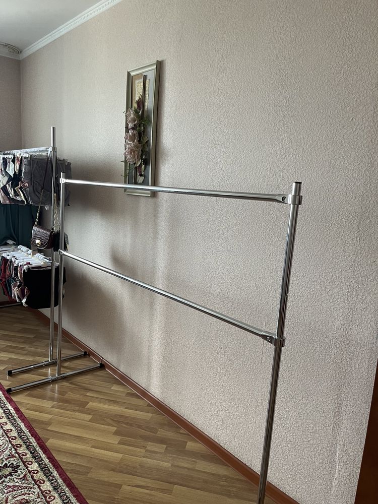 Напольная вешалка