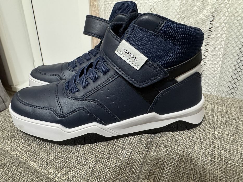 Обувь на мальчика, 35 размер