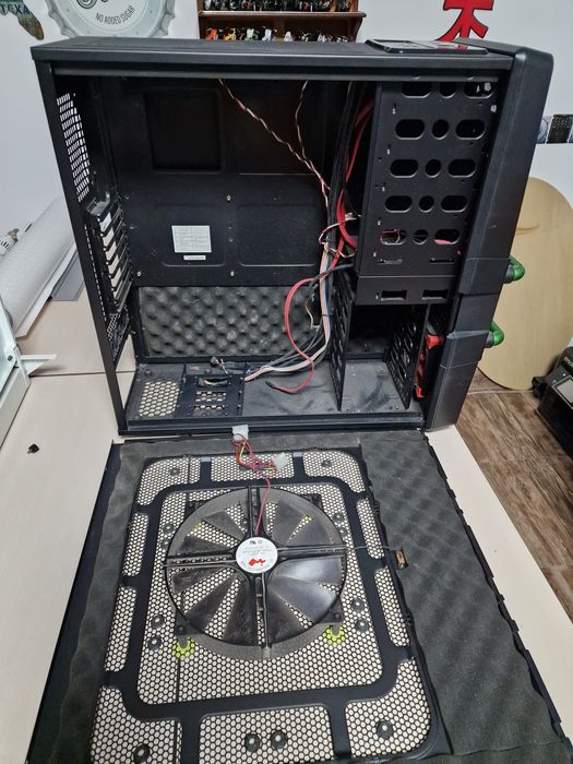Carcasa pc gaming