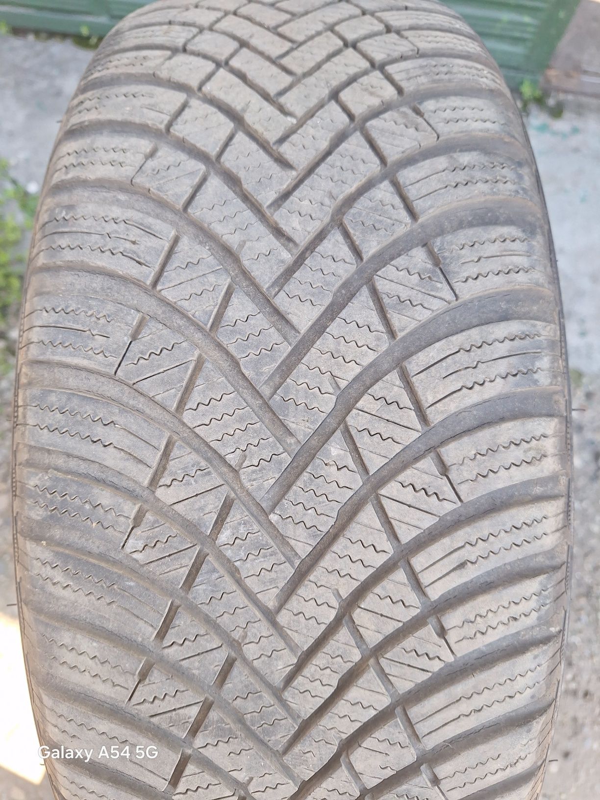 2 бр Ханкук 205/55R16 m+s дот 22